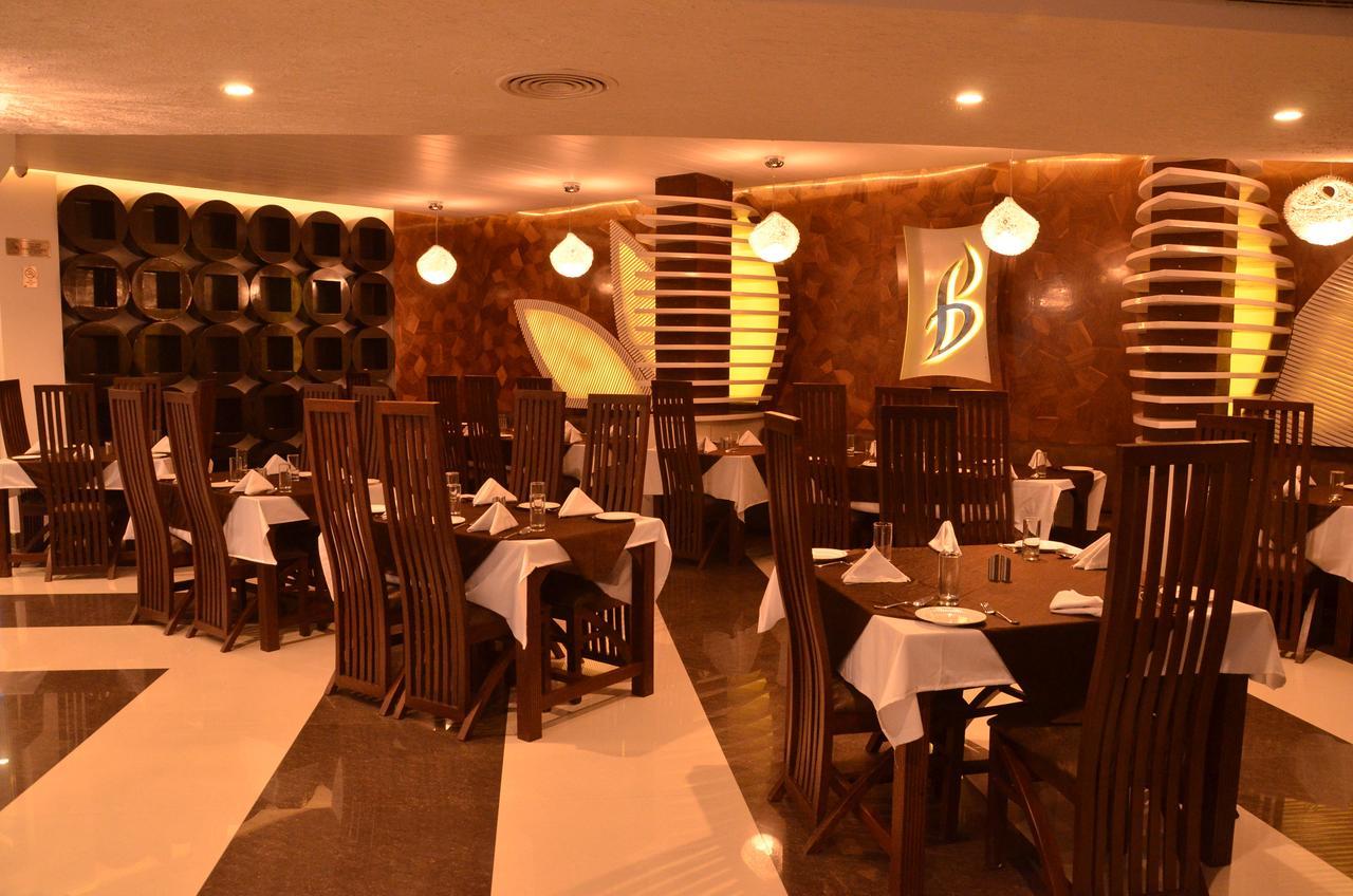 Hotel Bellevue Inn Gangānagar Екстериор снимка